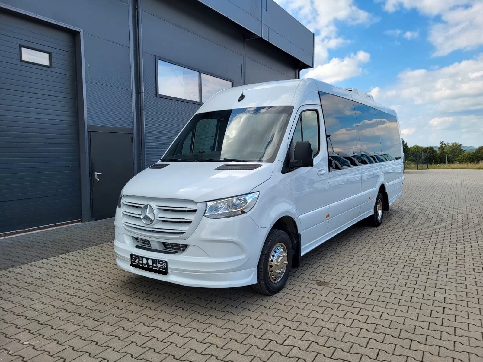 MERCEDES-BENZ Sprinter 517 CDI Extralang 9G-TRONIC 24 Sitzer