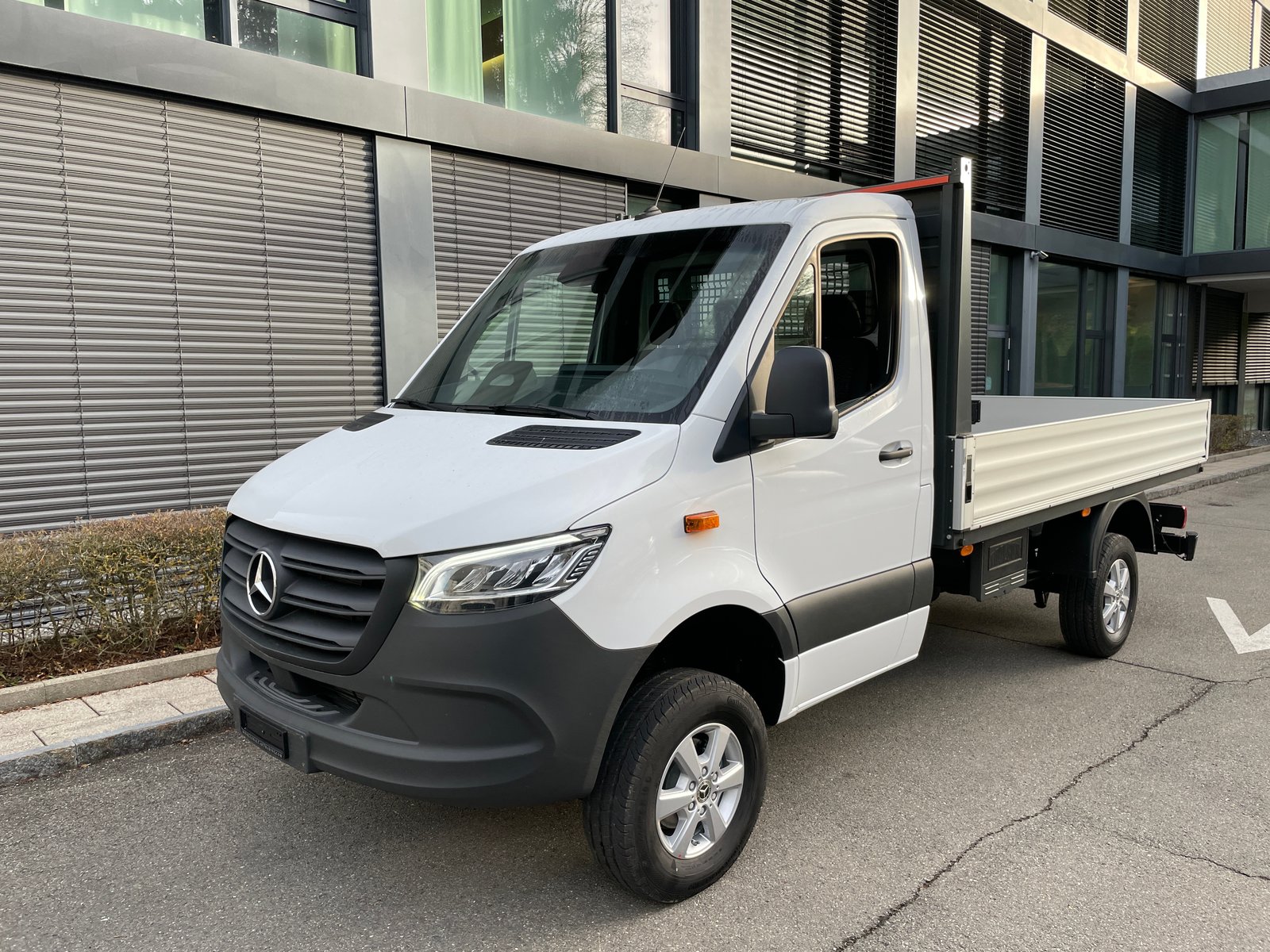 MERCEDES-BENZ Sprinter 319 CDI Standard 9G-TRONIC 4x4 Pritsc