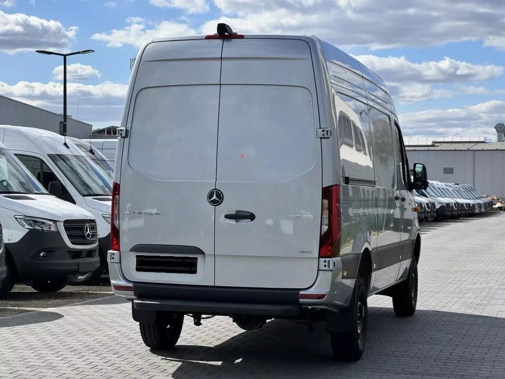 MERCEDES-BENZ Sprinter 319 CDI Standard 9G-TRONIC 4x4, Diesel, Voiture nouvelle, Automatique - 4