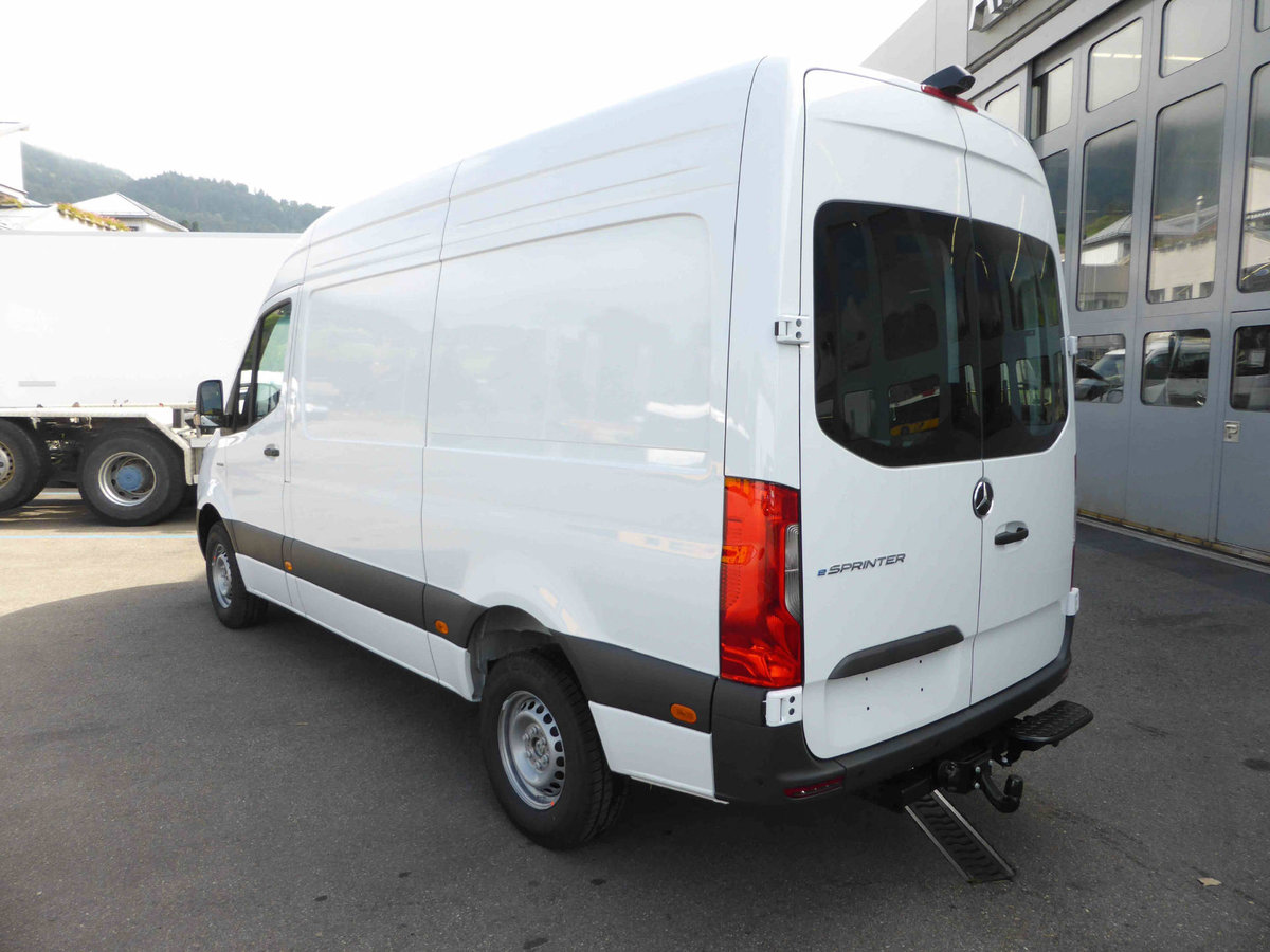 MERCEDES-BENZ eSprinter 320 PRO KA S 4x2, Elettrica, Auto dimostrativa, Automatico - 3