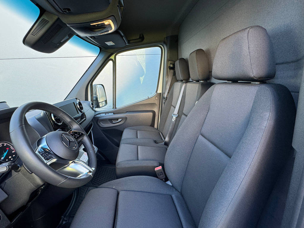 MERCEDES-BENZ eSprinter 420 Pro Aufbau mit Hebebühne 4325 L 81 kWh, Elektro, Vorführwagen, Automatik - 7