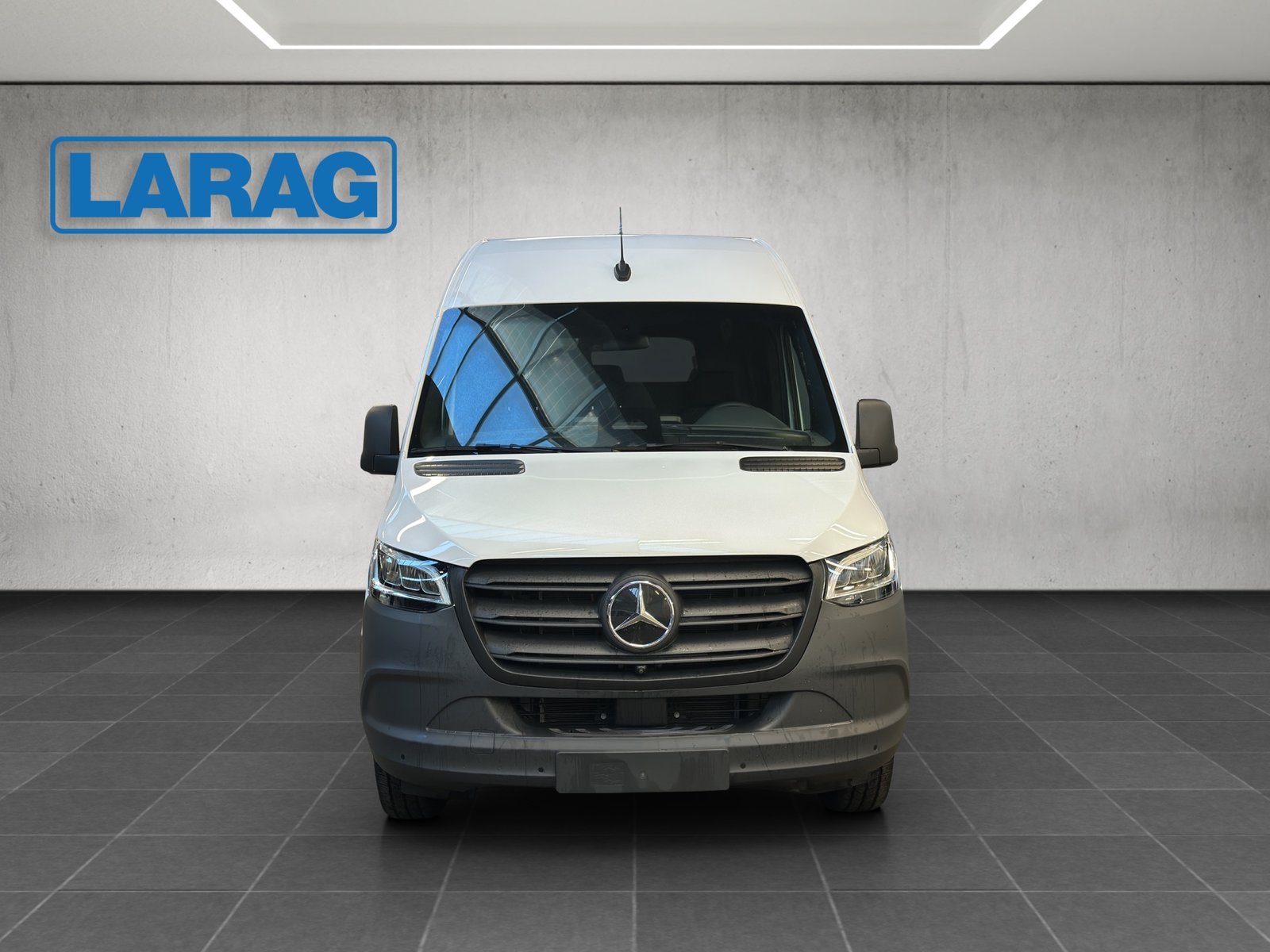 MERCEDES-BENZ eSprinter 320 81kWh Standard Hoch Pro, Electric, Ex-demonstrator, Automatic - 2