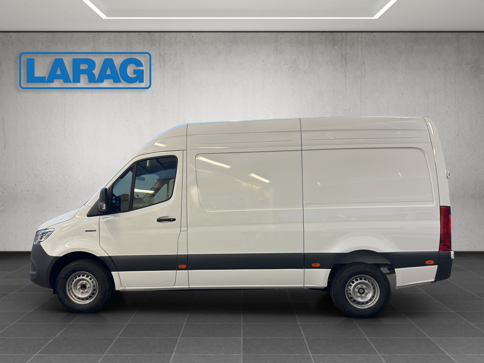 MERCEDES-BENZ eSprinter 320 81kWh Standard Hoch Pro, Electric, Ex-demonstrator, Automatic - 3
