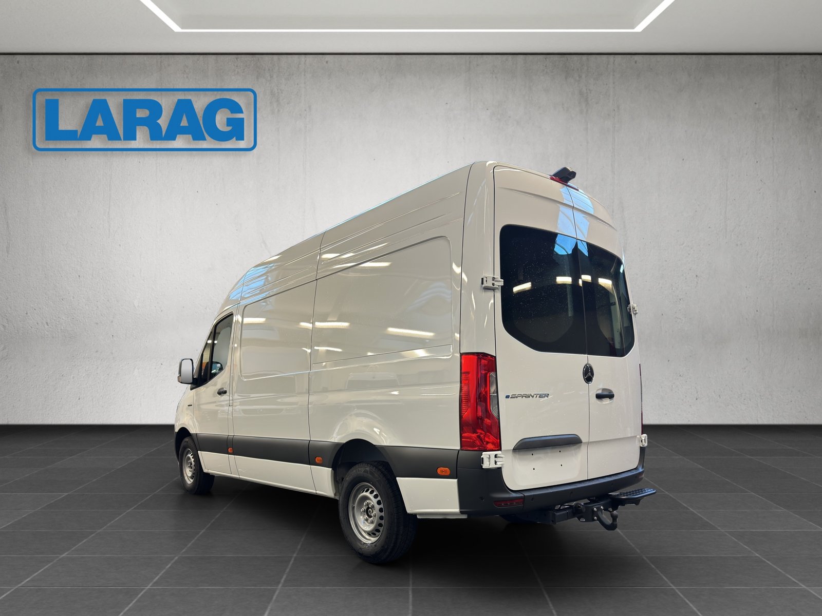 MERCEDES-BENZ eSprinter 320 81kWh Standard Hoch Pro, Electric, Ex-demonstrator, Automatic - 4