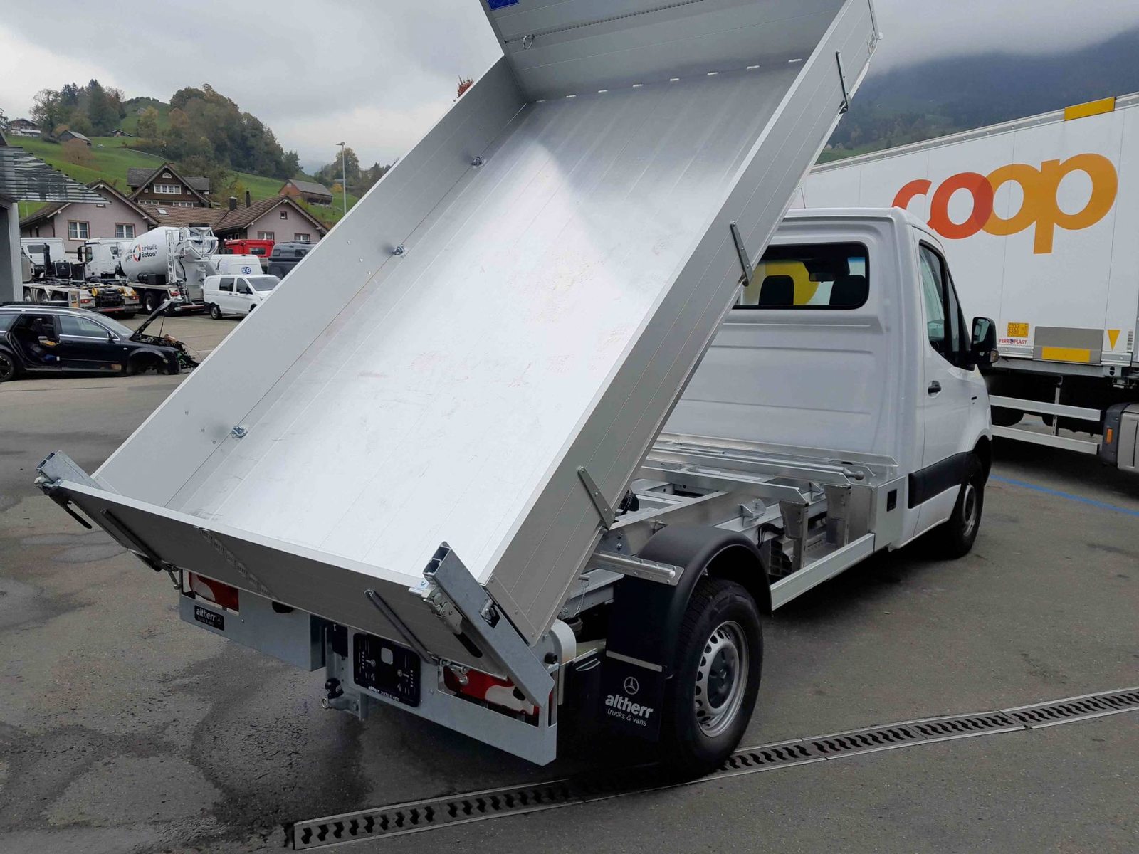MERCEDES-BENZ eSprinter 420 Kab.-Ch. 3665 S 56 kWh Pro, Elektro, Vorführwagen, Automatik - 5