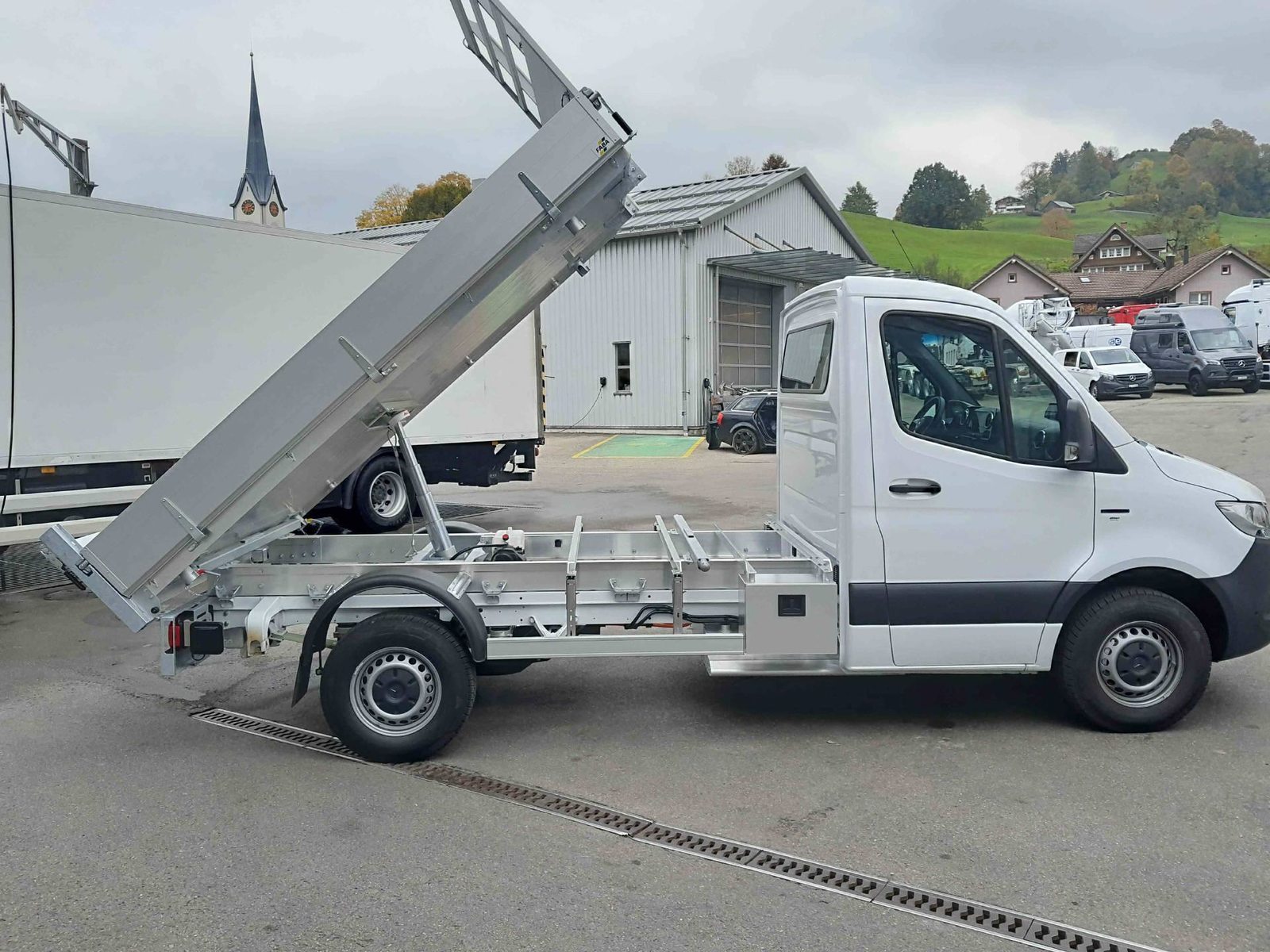 MERCEDES-BENZ eSprinter 420 Kab.-Ch. 3665 S 56 kWh Pro, Elektro, Vorführwagen, Automatik - 6
