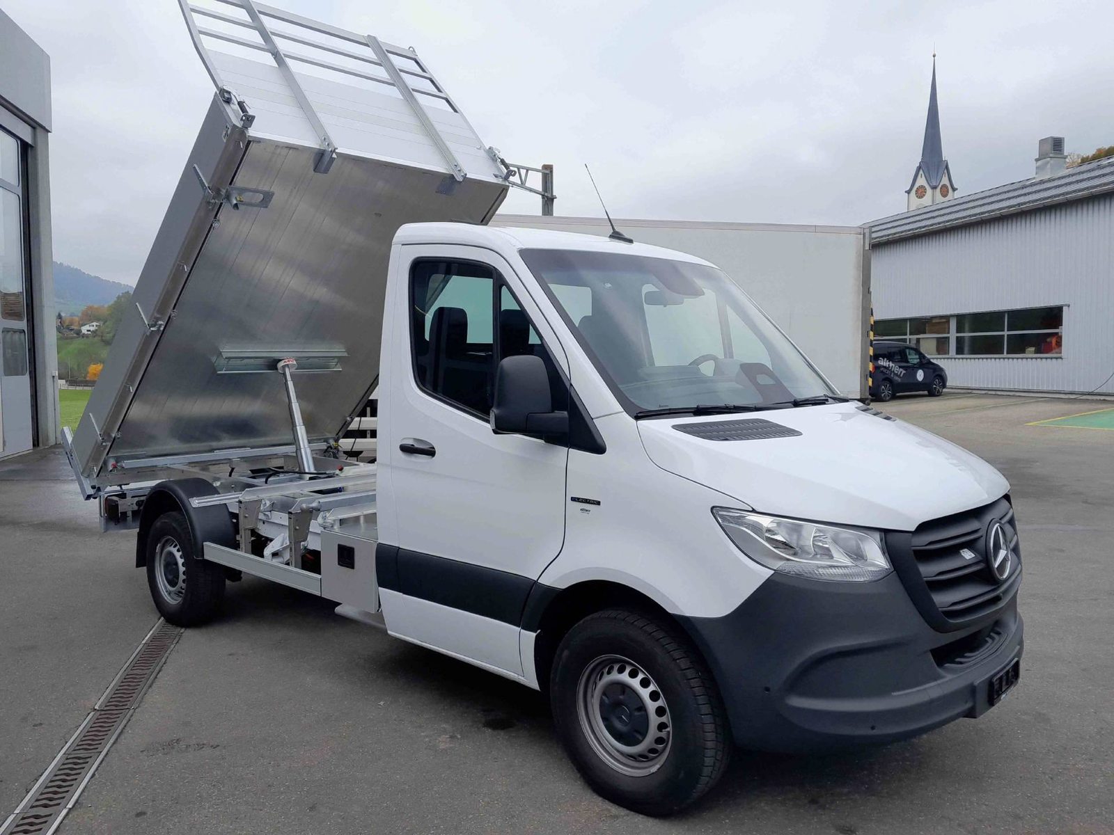 MERCEDES-BENZ eSprinter 420 Kab.-Ch. 3665 S 56 kWh Pro, Elektro, Vorführwagen, Automatik - 7
