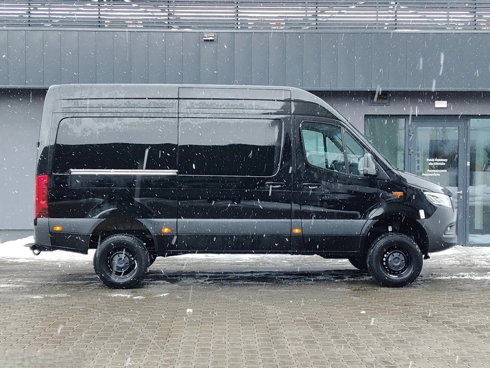 MERCEDES-BENZ Sprinter 319 CDI Standard 9G-TRONIC 4x4, Diesel, Ex-demonstrator, Automatic - 4