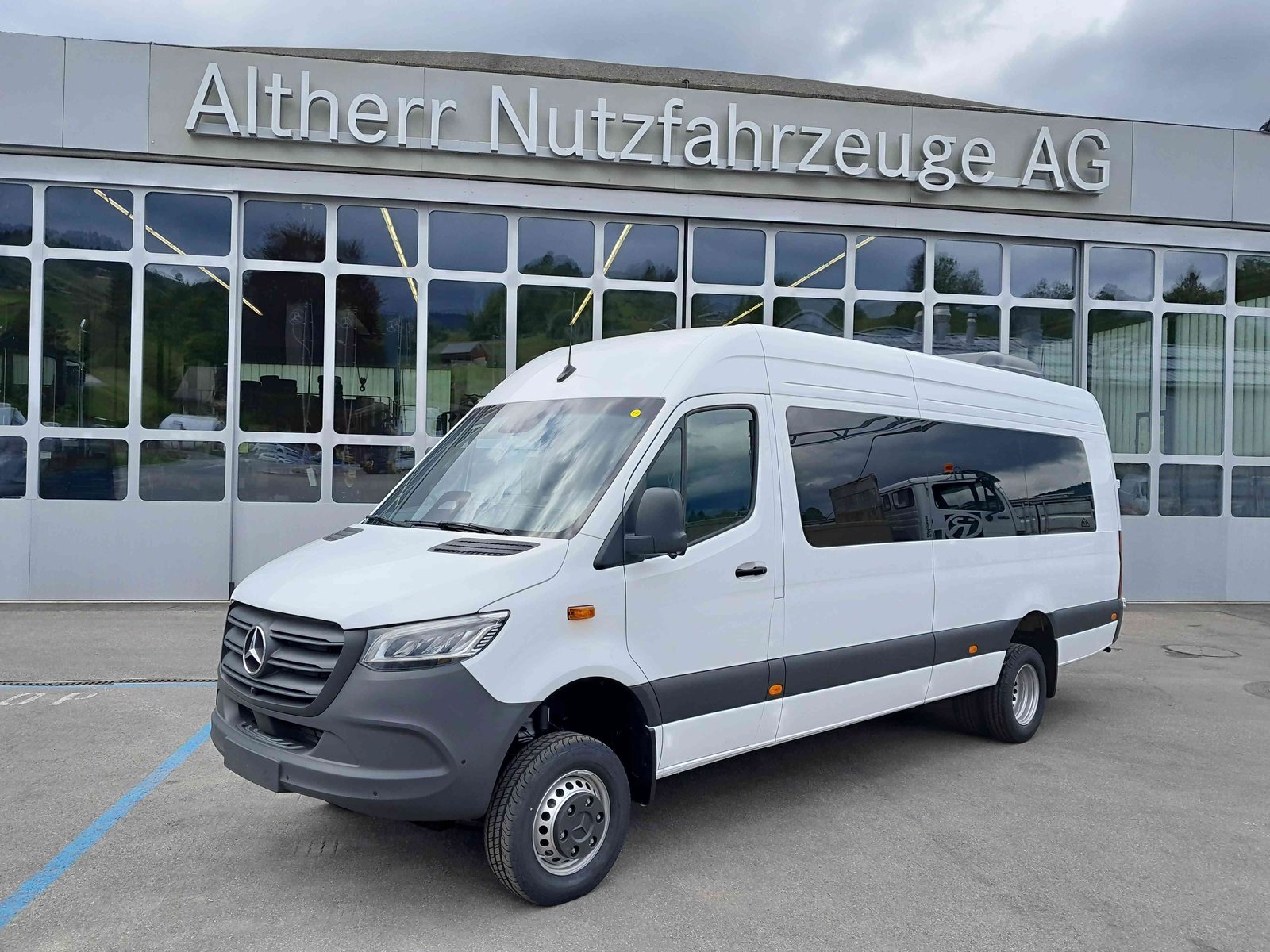 MERCEDES-BENZ Sprinter 519 CDI PRO KA eL 4x4