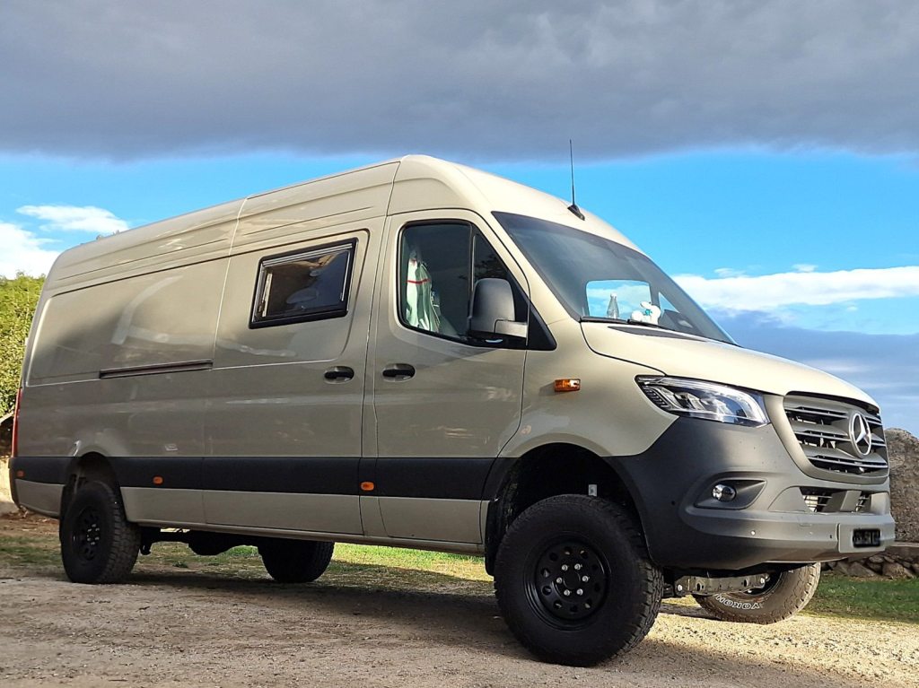 MERCEDES-BENZ SPRINTER 319/419 4x4, 7 m, Custom, 4 Plätzer