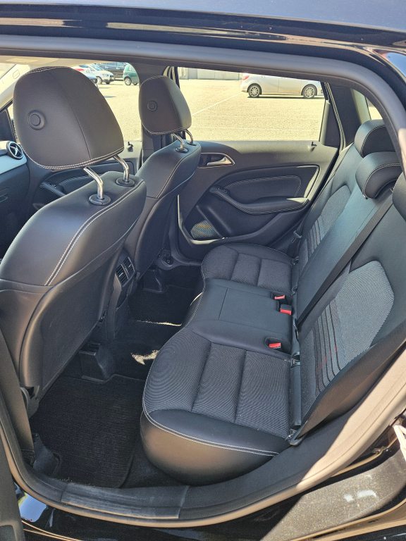 MERCEDES-BENZ T-CLASS B 220 4m, Essence, Occasion / Utilisé, Automatique - 5