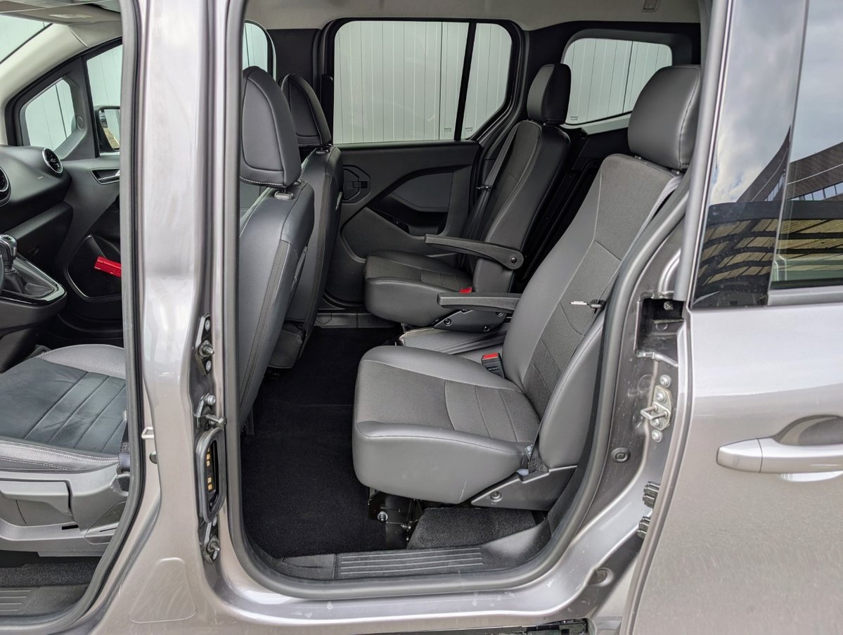 MERCEDES-BENZ T 180 Progressive Rollstuhlrampe, Benzin, Occasion / Gebraucht, Handschaltung - 6