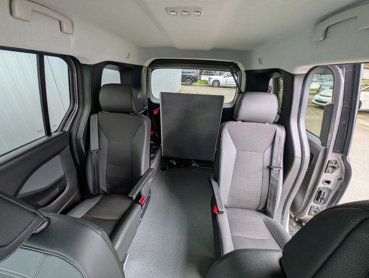 MERCEDES-BENZ T 180 Progressive Rollstuhlrampe, Benzin, Occasion / Gebraucht, Handschaltung - 7