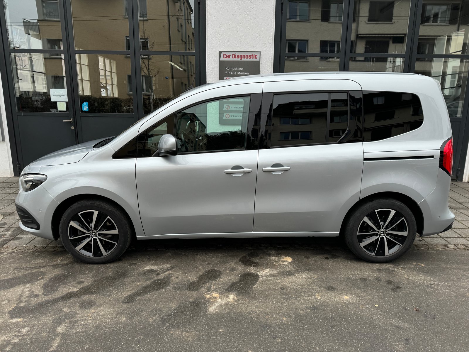 MERCEDES-BENZ T-Klasse 180d, Diesel, Occasion / Utilisé, Automatique - 4