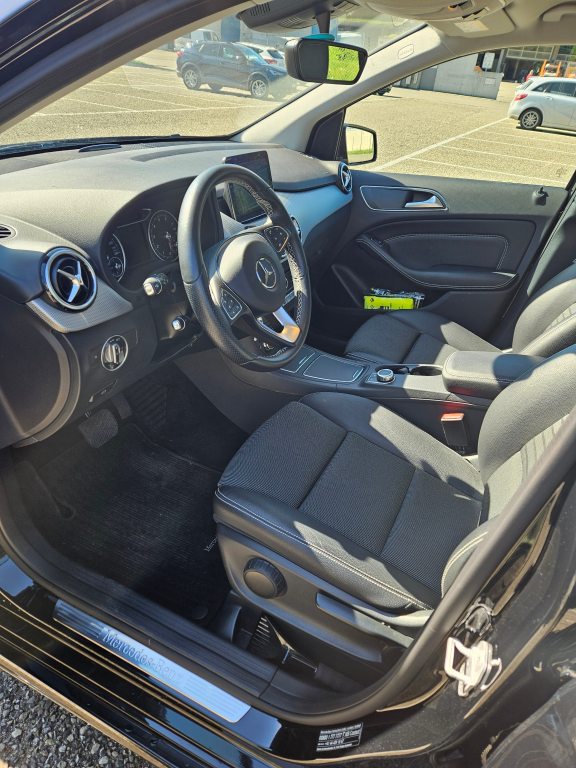 MERCEDES-BENZ T-CLASS B 220 4m, Essence, Occasion / Utilisé, Automatique - 4
