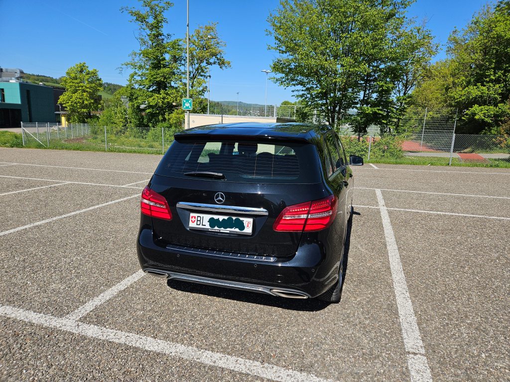MERCEDES-BENZ T-CLASS B 220 4m, Essence, Occasion / Utilisé, Automatique - 2