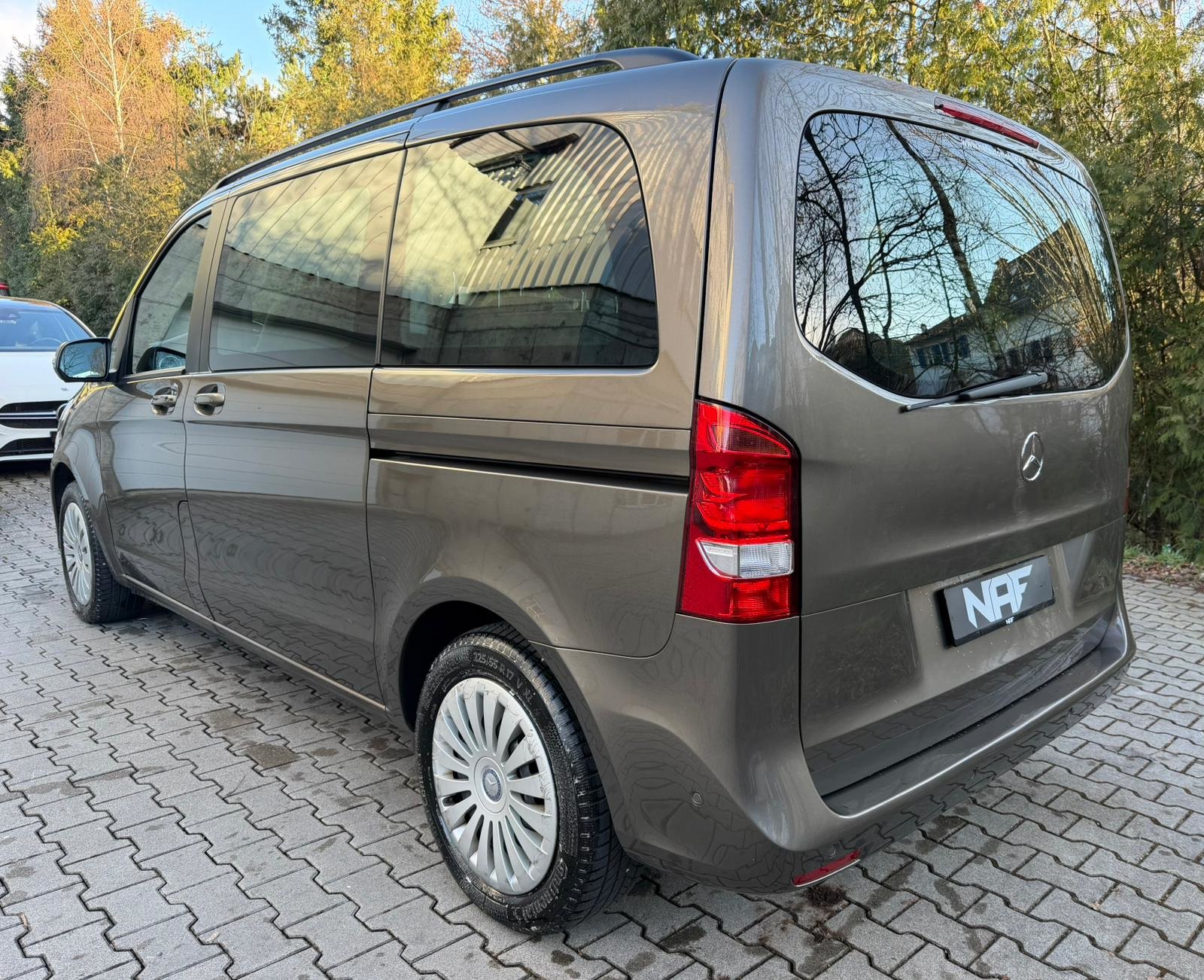 MERCEDES-BENZ V 200 d kompakt 4Matic 7G-Tronic, Diesel, Second hand / Used, Automatic - 3