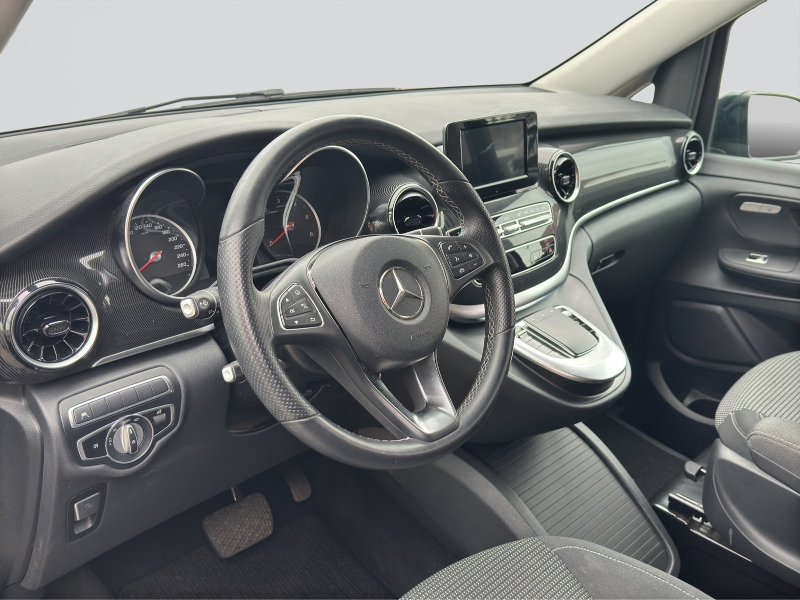 MERCEDES-BENZ V 220 d 8Pl. Edition lang 9G-Tronic, Diesel, Second hand / Used, Automatic - 7