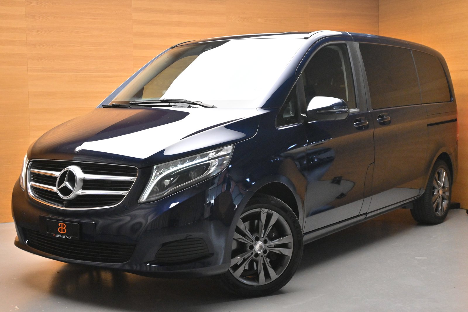 MERCEDES-BENZ V 220 d kurz 4matic Van