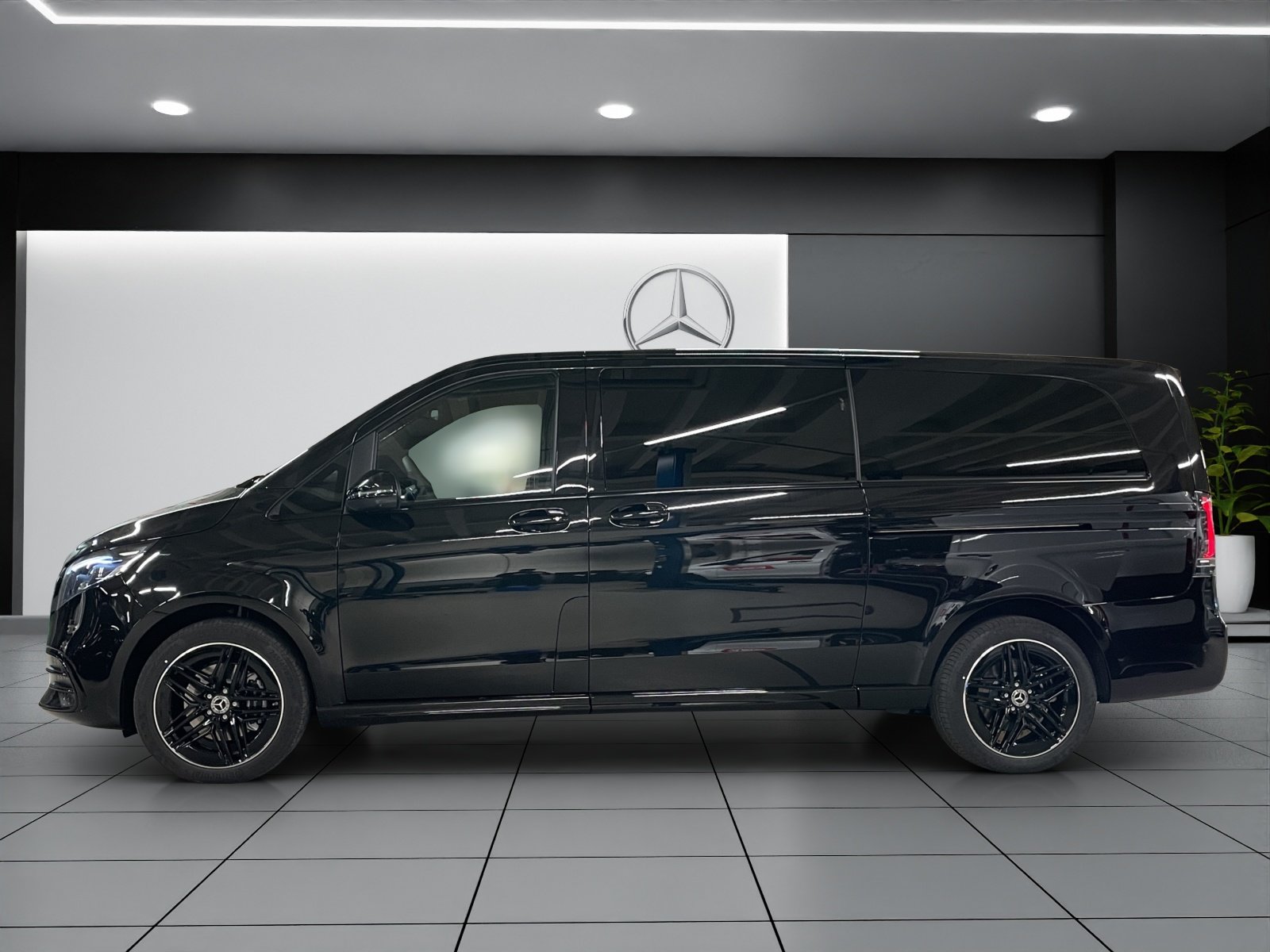 MERCEDES-BENZ V 250 d extralang 4Matic Avantgarde 9G-Tronic, Diesel, Ex-demonstrator, Automatic - 4