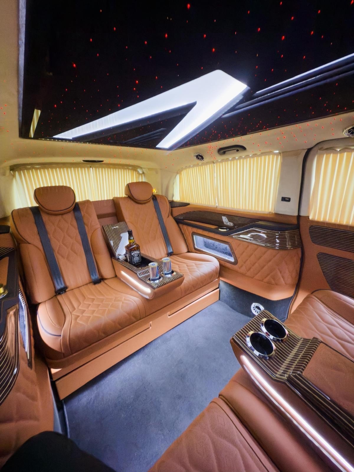 MERCEDES-BENZ V 250 d VIP / Chauffeur / Luxus Extra Lang 9G-