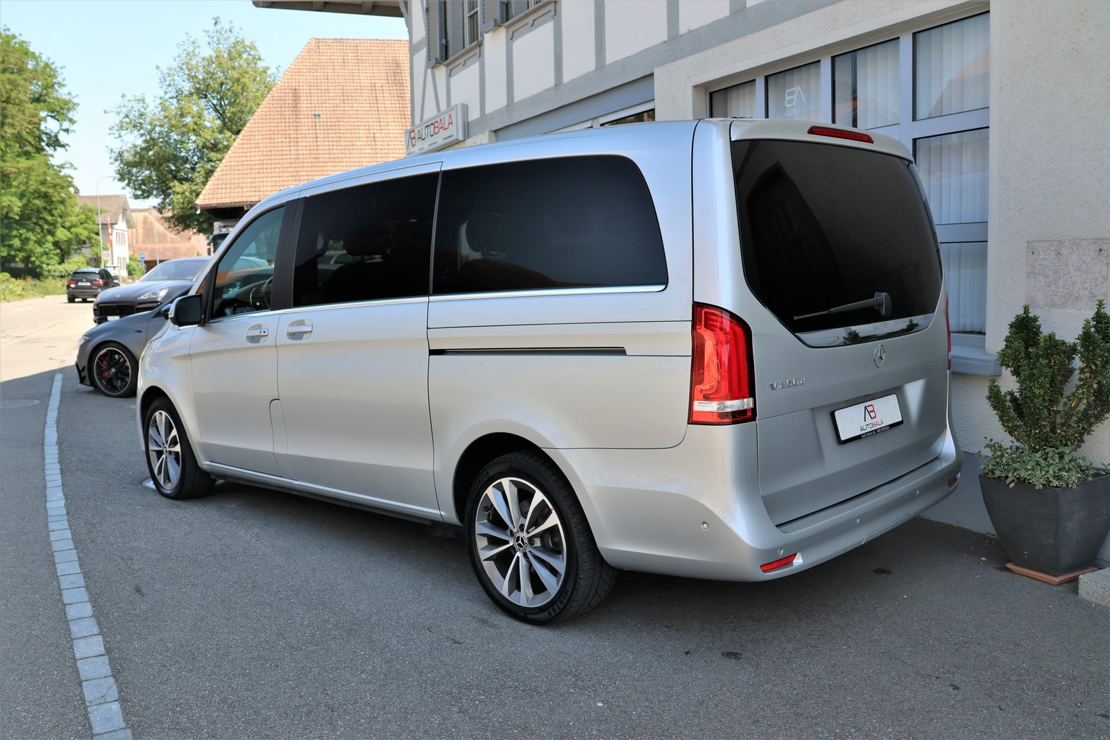 MERCEDES-BENZ V 250 d lang Avantgarde 9G-Tronic (CH) 7Plätz, Diesel, Second hand / Used, Automatic - 7