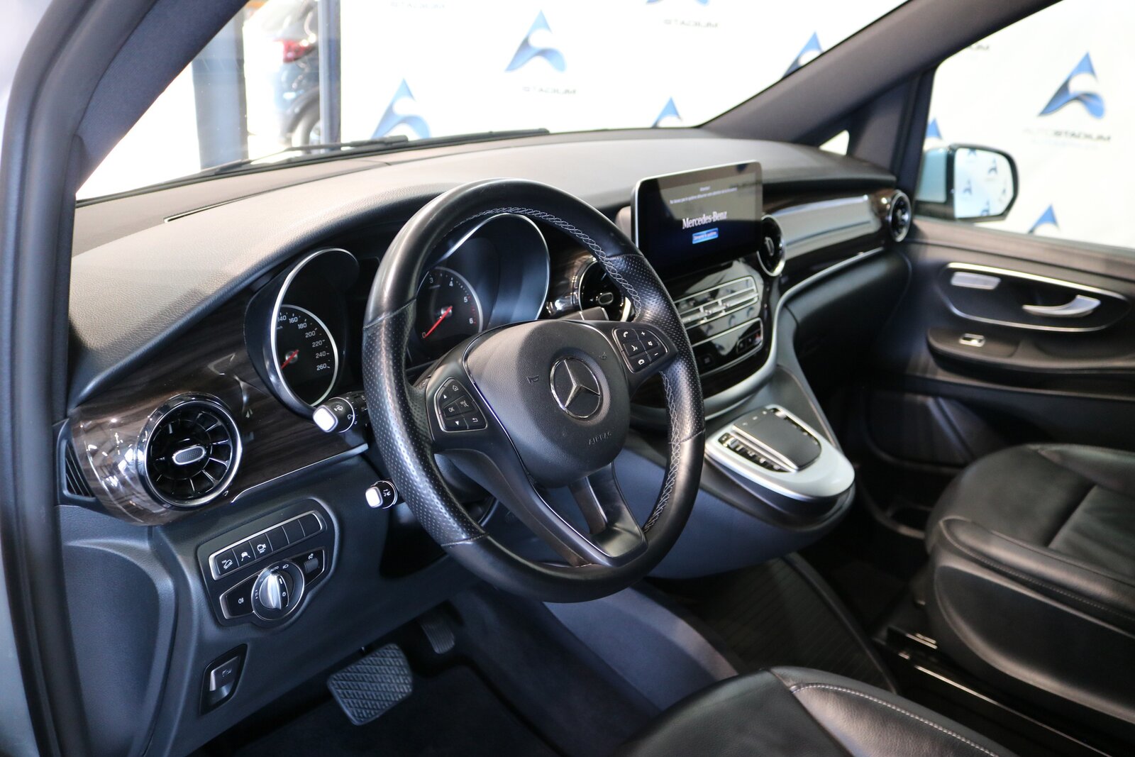 MERCEDES-BENZ V 250 d lang Avantgarde 4Matic G-Tronic, Diesel, Second hand / Used, Automatic - 3