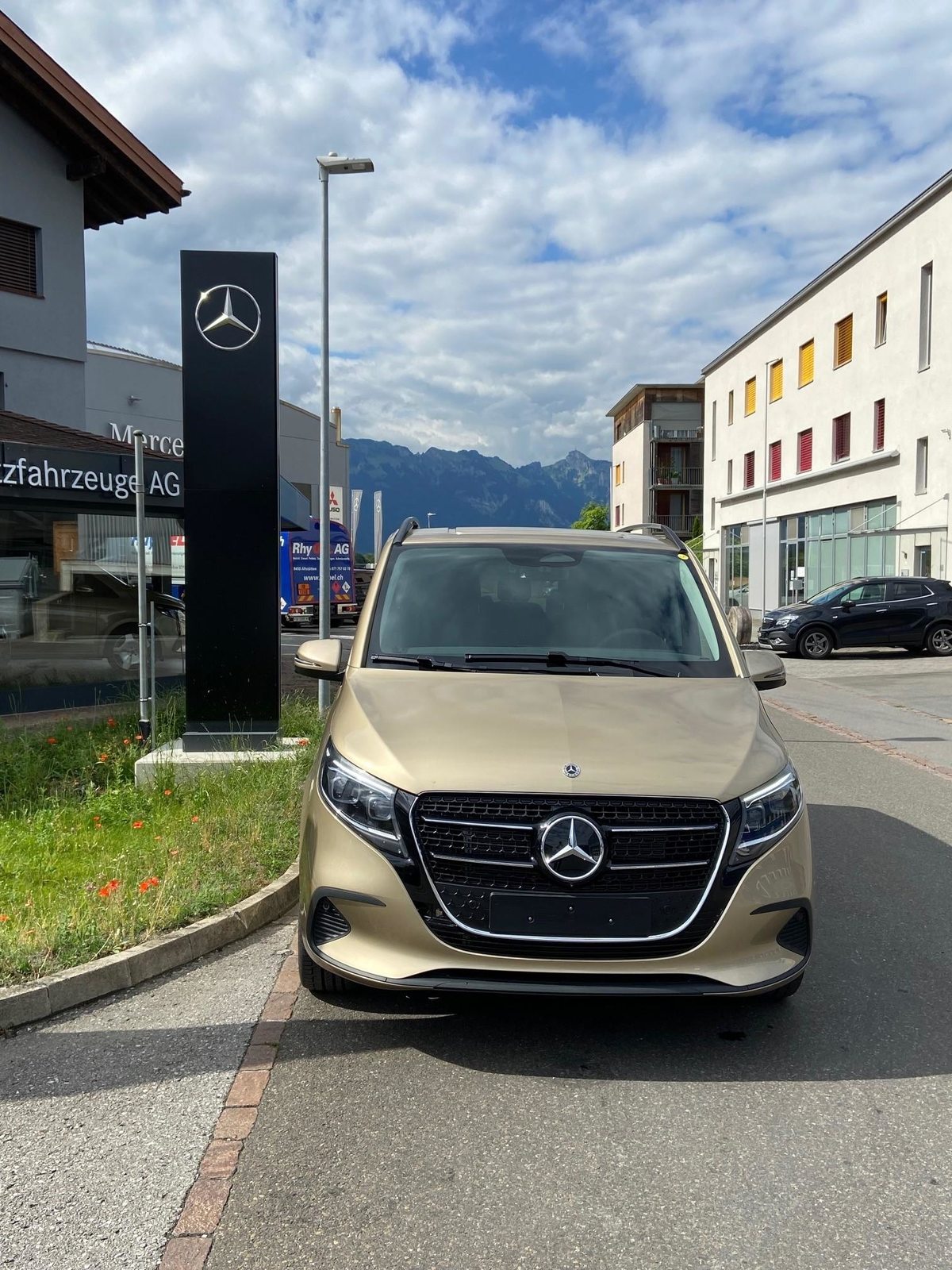 MERCEDES-BENZ V 250d Style K 4x4, Diesel, Ex-demonstrator, Automatic - 2