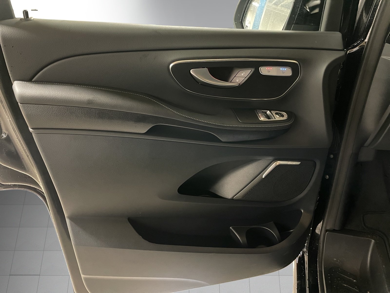MERCEDES-BENZ V 300 d extralang 4Matic Avantgarde 9G-Tronic, Diesel, Voiture nouvelle, Automatique - 6