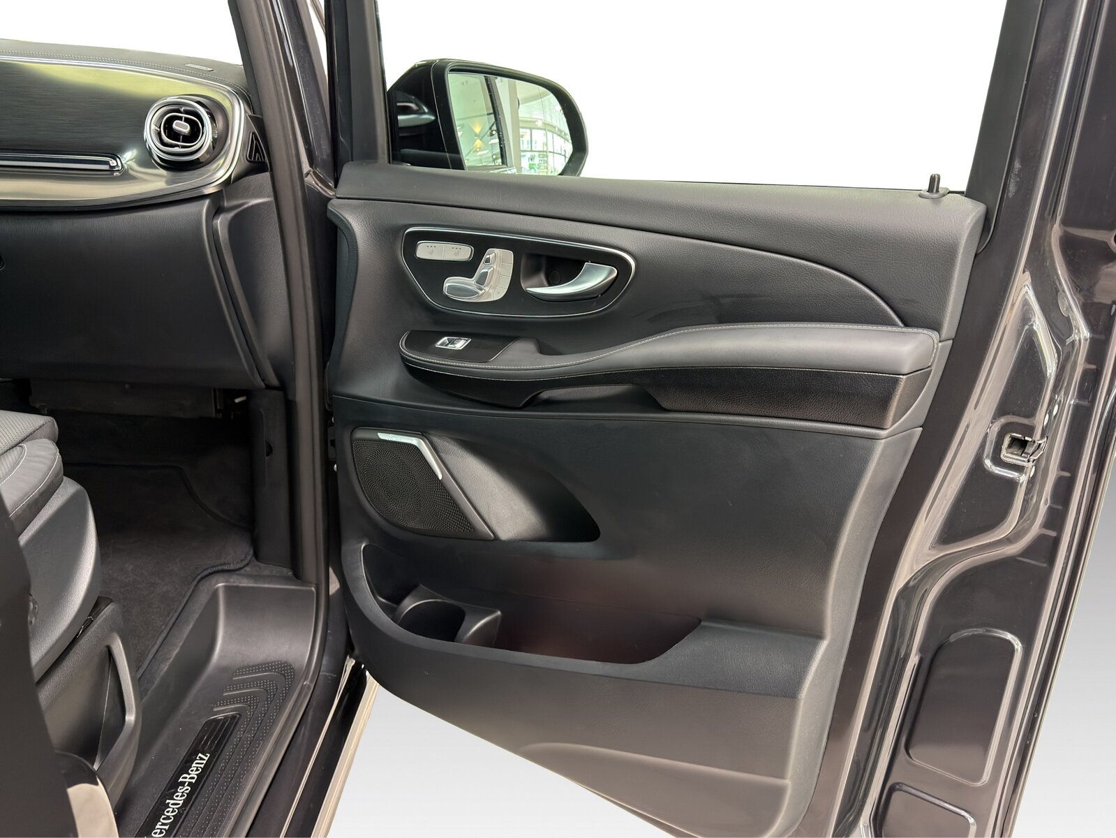 MERCEDES-BENZ V 300 d lang 4Matic Swiss Edition 9G-Tronic, Diesel, Occasion / Utilisé, Automatique - 7