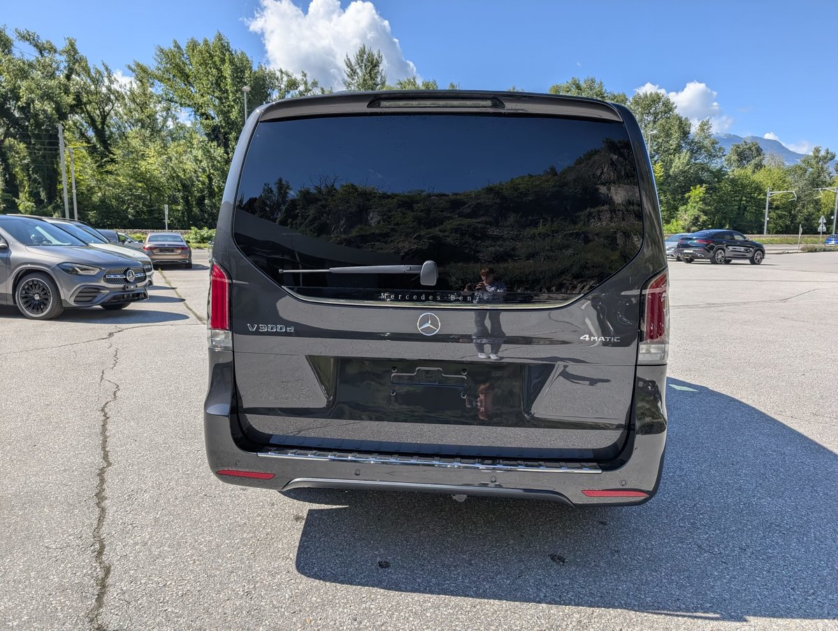 MERCEDES-BENZ V 300 d lang Swiss Edition 9G-Tronic, Diesel, New car, Automatic - 4