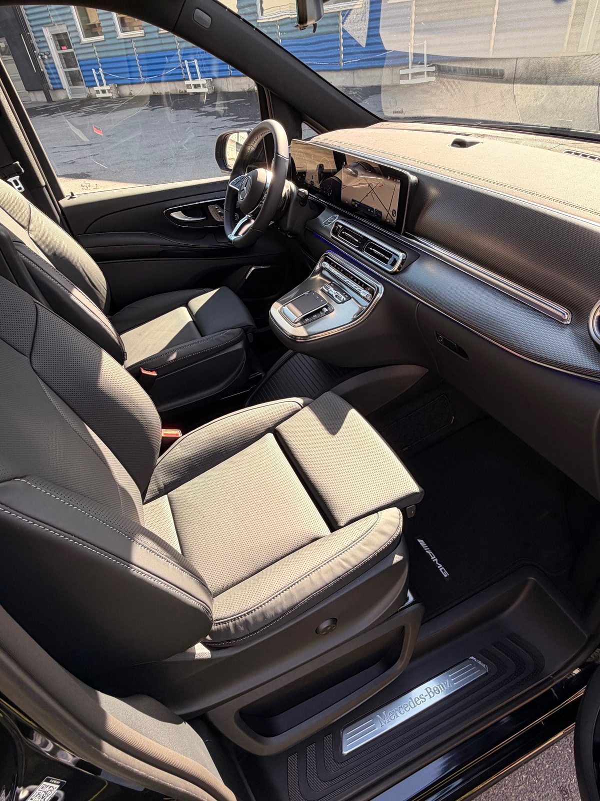 MERCEDES-BENZ V 300 d Swiss Ed. lang 4matic Van, Diesel, New car, Automatic - 5