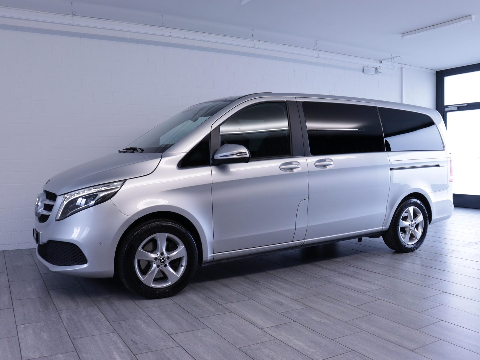 MERCEDES-BENZ V 300 d lang Van, Diesel, Occasion / Gebraucht, Automatik - 2