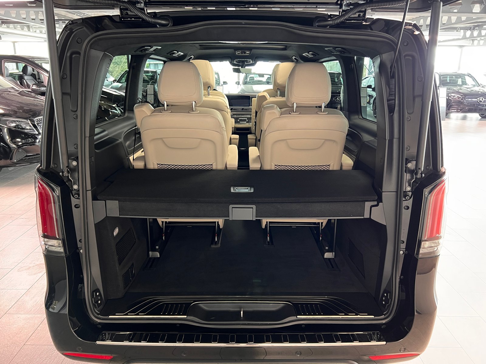 MERCEDES-BENZ V 300 d lang Exclusive 4Matic 9G-Tronic, Diesel, Occasion / Gebraucht, Automatik - 7