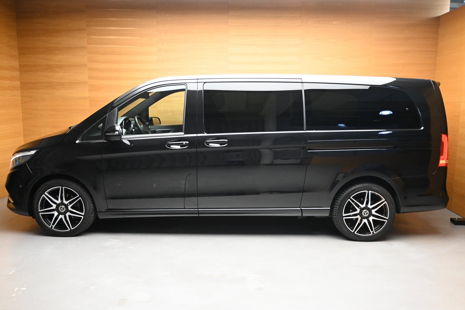 MERCEDES-BENZ V 300 d lang AMG.Line 4Matic 9G-Tronic, Diesel, Occasion / Gebraucht, Automatik - 4