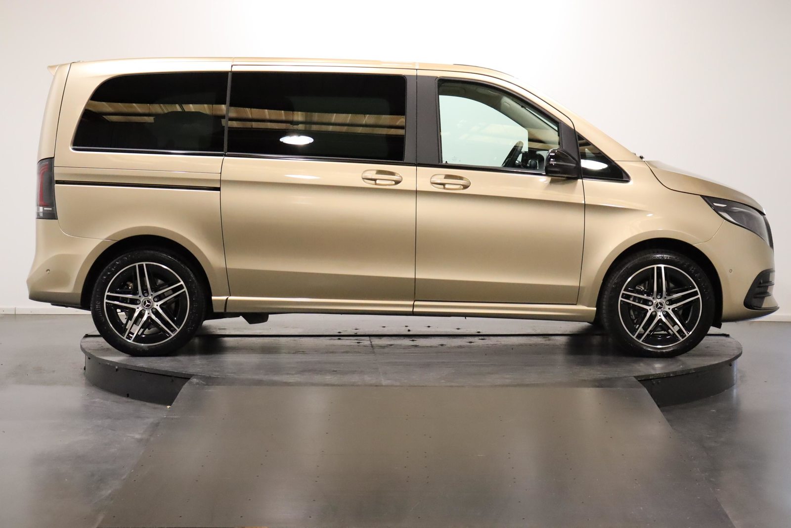 MERCEDES-BENZ V 300 d Avantgarde kurz Van