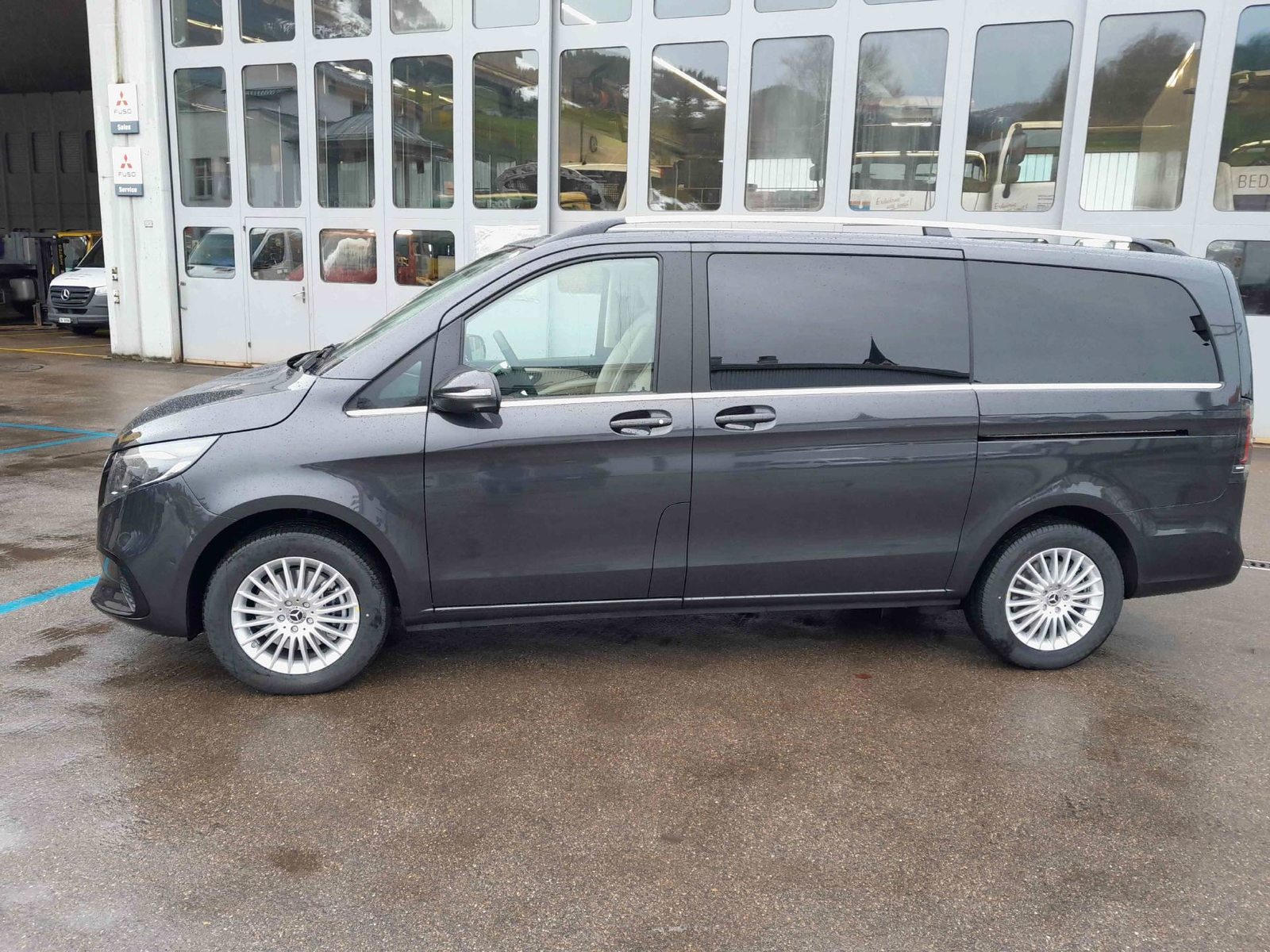 MERCEDES-BENZ V 300 d Avantgarde lang Van 4x4, Diesel, Vorführwagen, Automatik - 4
