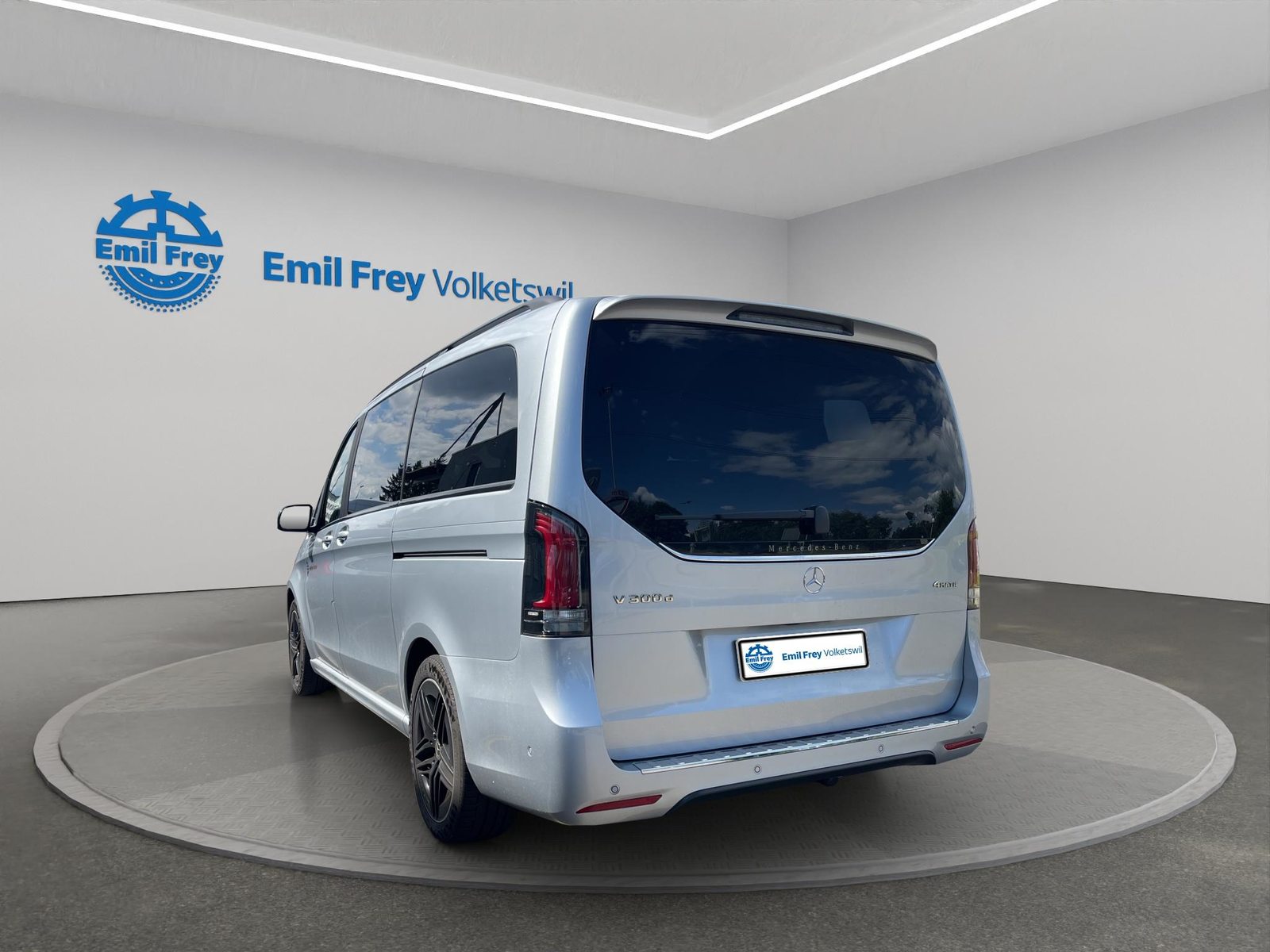 MERCEDES-BENZ V 300 d Exclusive lang Van, Diesel, Ex-demonstrator, Automatic - 3