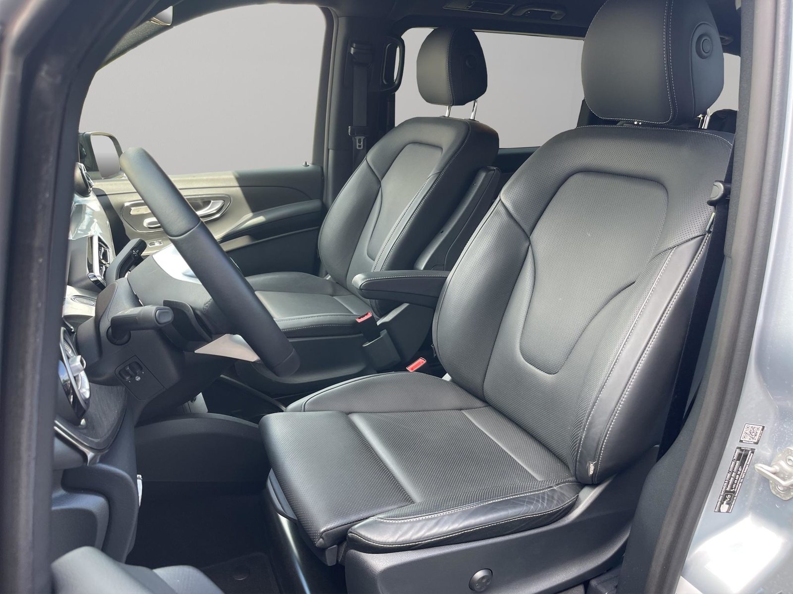 MERCEDES-BENZ V 300 d Exclusive lang Van, Diesel, Ex-demonstrator, Automatic - 6