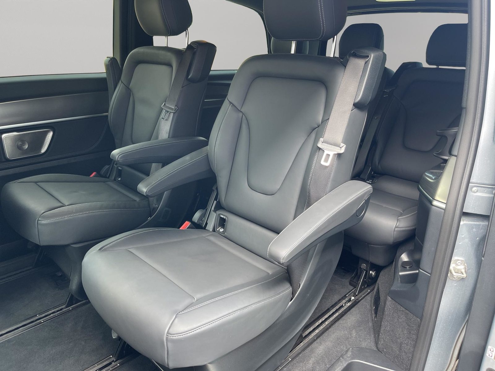 MERCEDES-BENZ V 300 d Exclusive lang Van, Diesel, Ex-demonstrator, Automatic - 7
