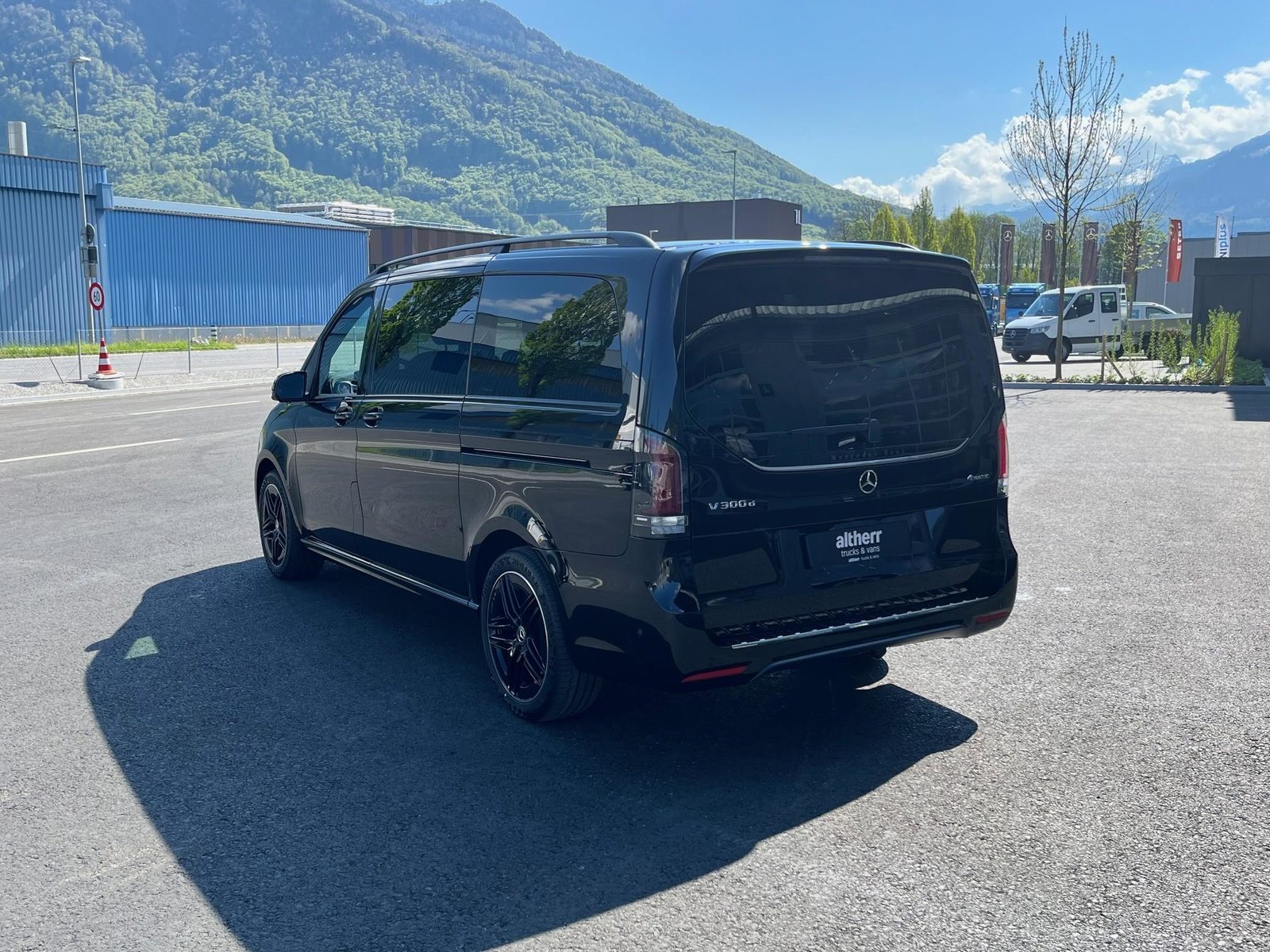 MERCEDES-BENZ V 300 d Swiss Ed. lang 4matic Van, Diesel, Vorführwagen, Automatik - 4