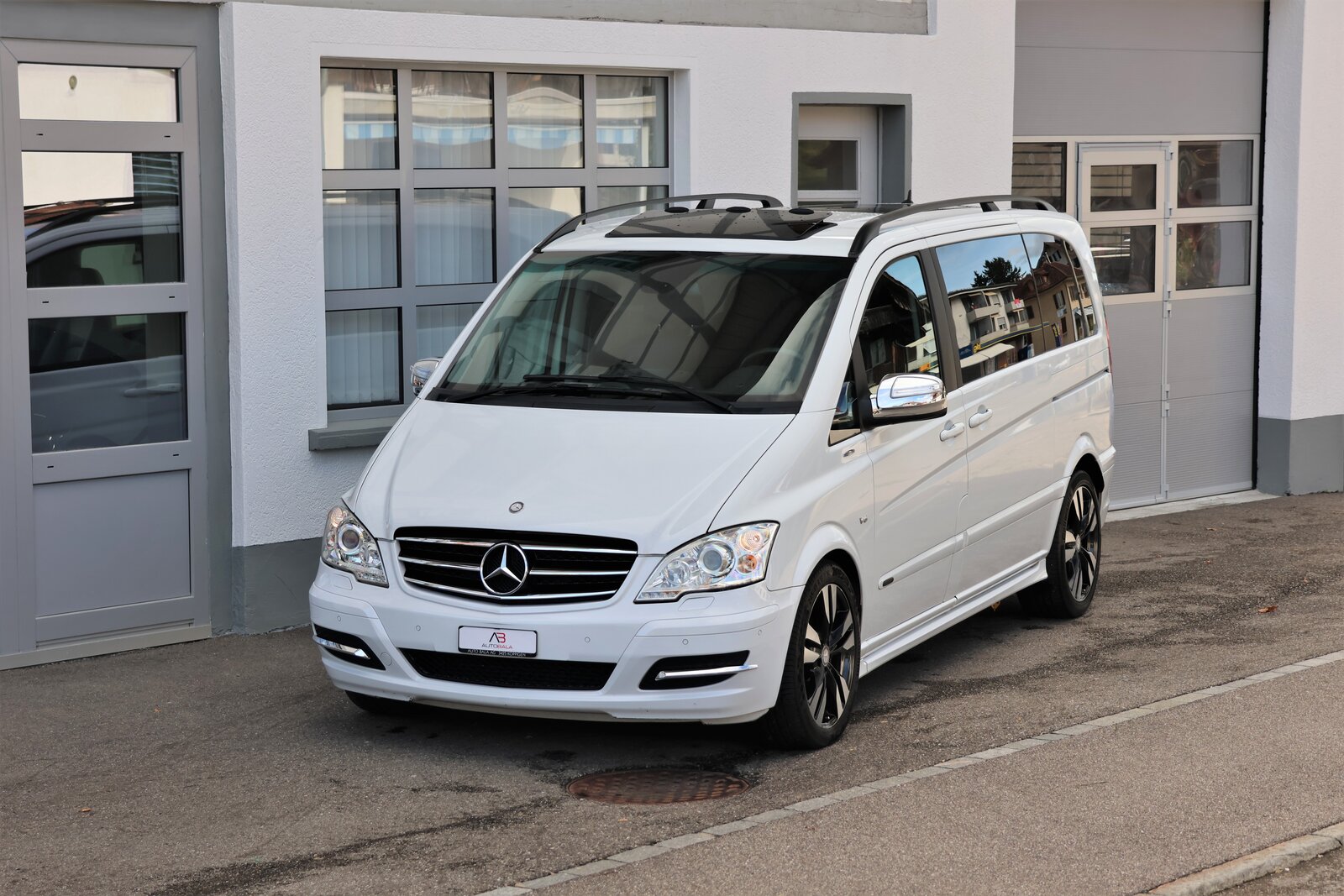 MERCEDES-BENZ Viano 3.0 CDI Blue Eff. Grand Ed. Avantgarde A (CH) + 2.5T