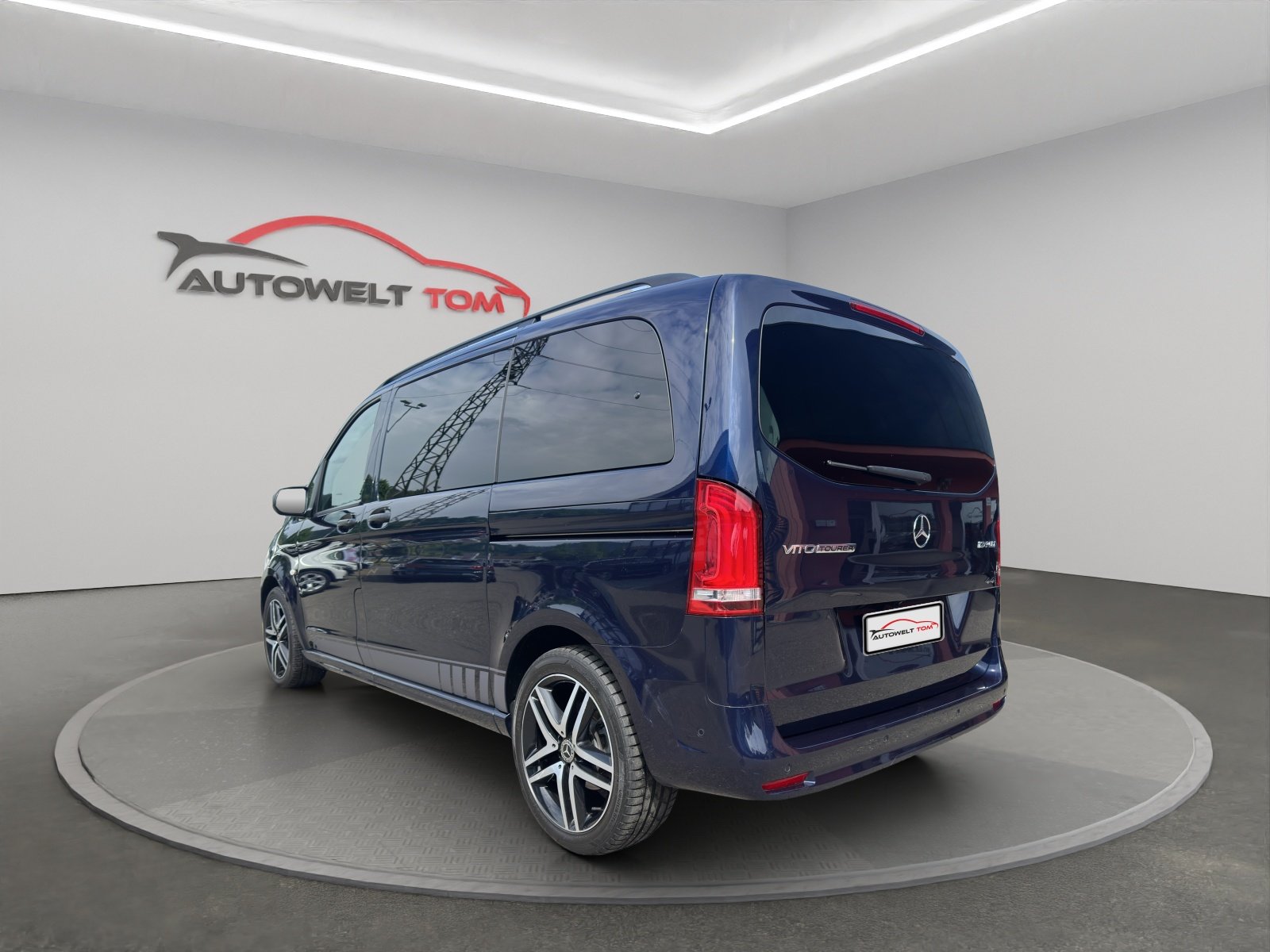 MERCEDES-BENZ Vito 124 CDI Select Tourer 4Matic 9G-Tronic, Diesel, Second hand / Used, Automatic - 3
