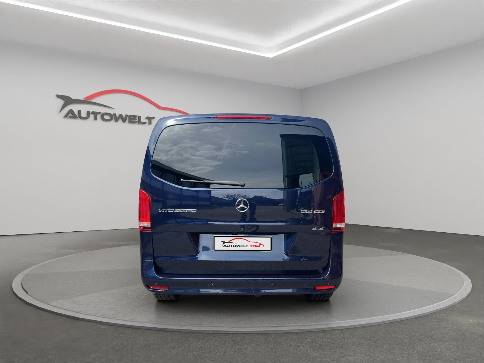 MERCEDES-BENZ Vito 124 CDI Select Tourer 4Matic 9G-Tronic, Diesel, Second hand / Used, Automatic - 4