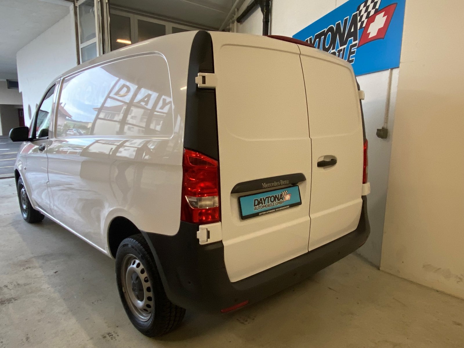 MERCEDES-BENZ Vito 114 Extralang, Diesel, Second hand / Used, Manual - 2