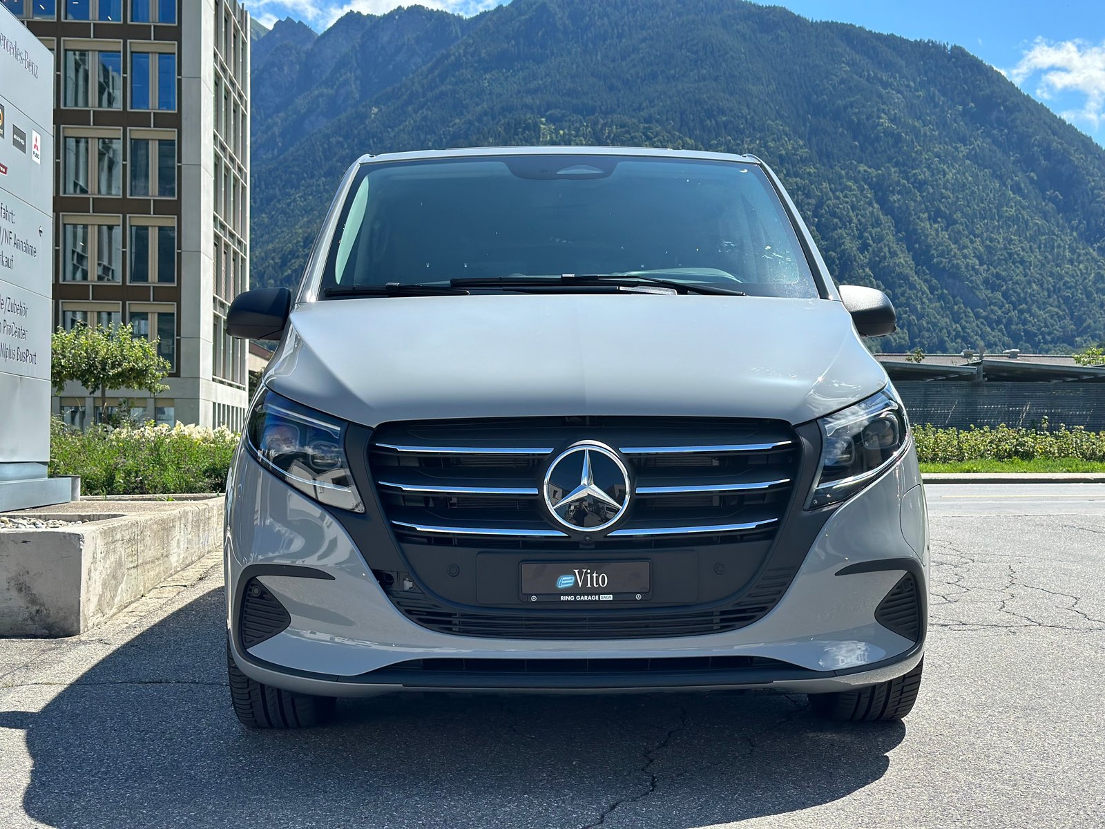 MERCEDES-BENZ eVito 129 KB TOURER PRO Lang 4x2, Electric, New car, Automatic - 2