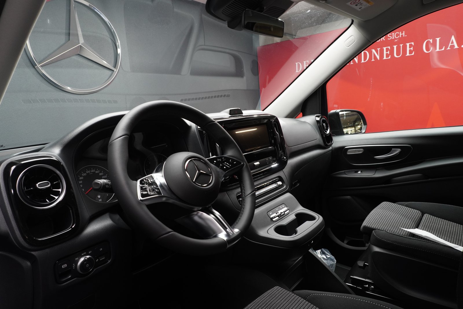 MERCEDES-BENZ Vito 116 CDI Tourer SELECT Family 3200mm, Diesel, Voiture nouvelle, Automatique - 6