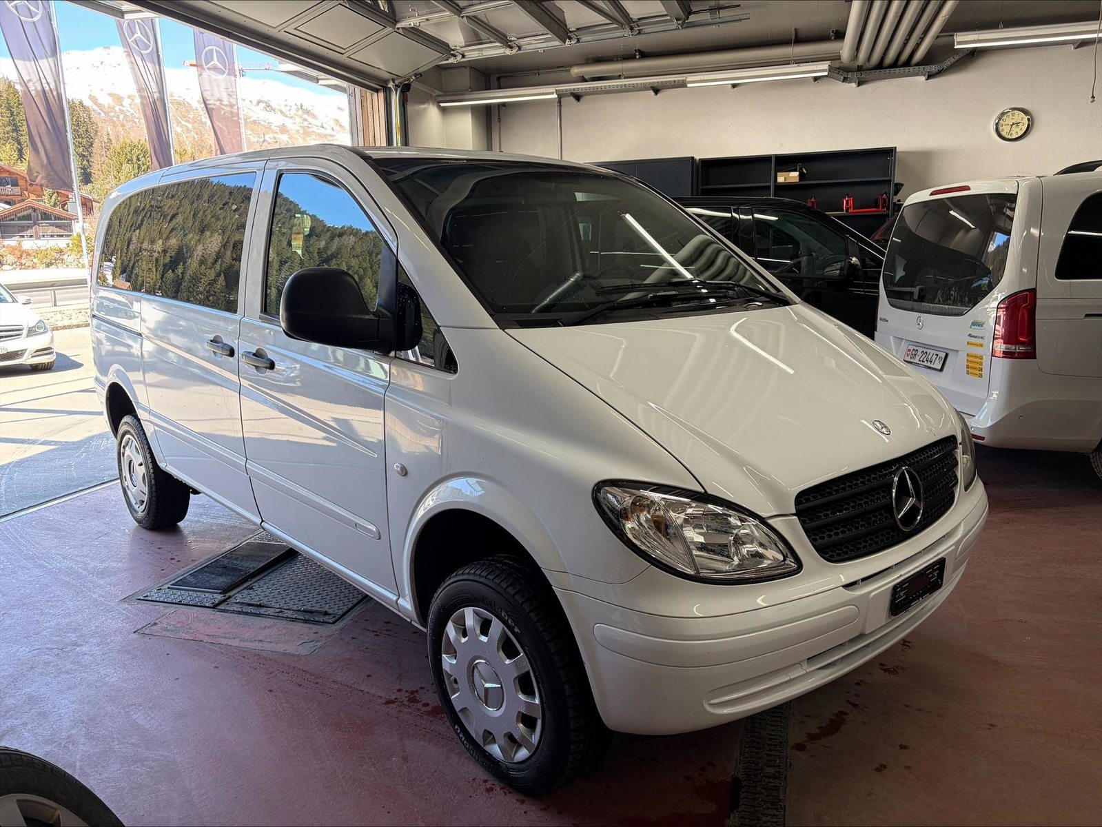 MERCEDES-BENZ Vito 115 Kombi K 2.2 CDI, Diesel, Second hand / Used, Automatic - 2