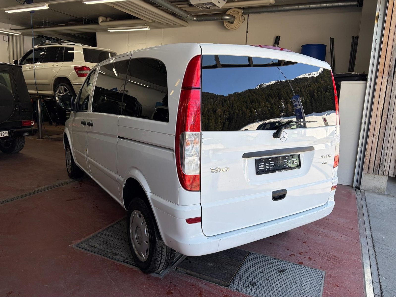 MERCEDES-BENZ Vito 115 Kombi K 2.2 CDI, Diesel, Second hand / Used, Automatic - 4