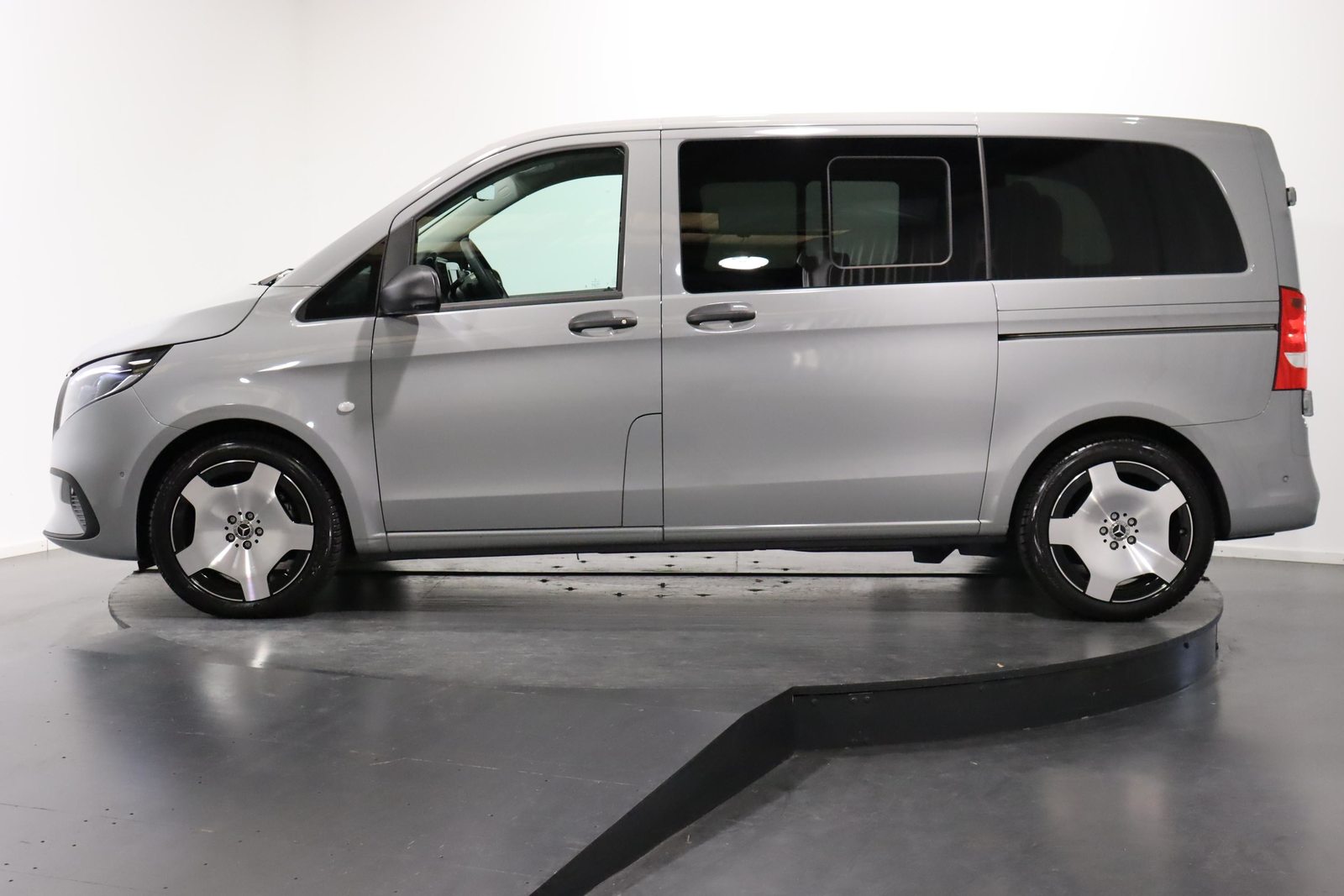 MERCEDES-BENZ Vito 124 Kombi K 2.0 CDI Pro, Diesel, Occasion / Gebraucht, Automatik - 3